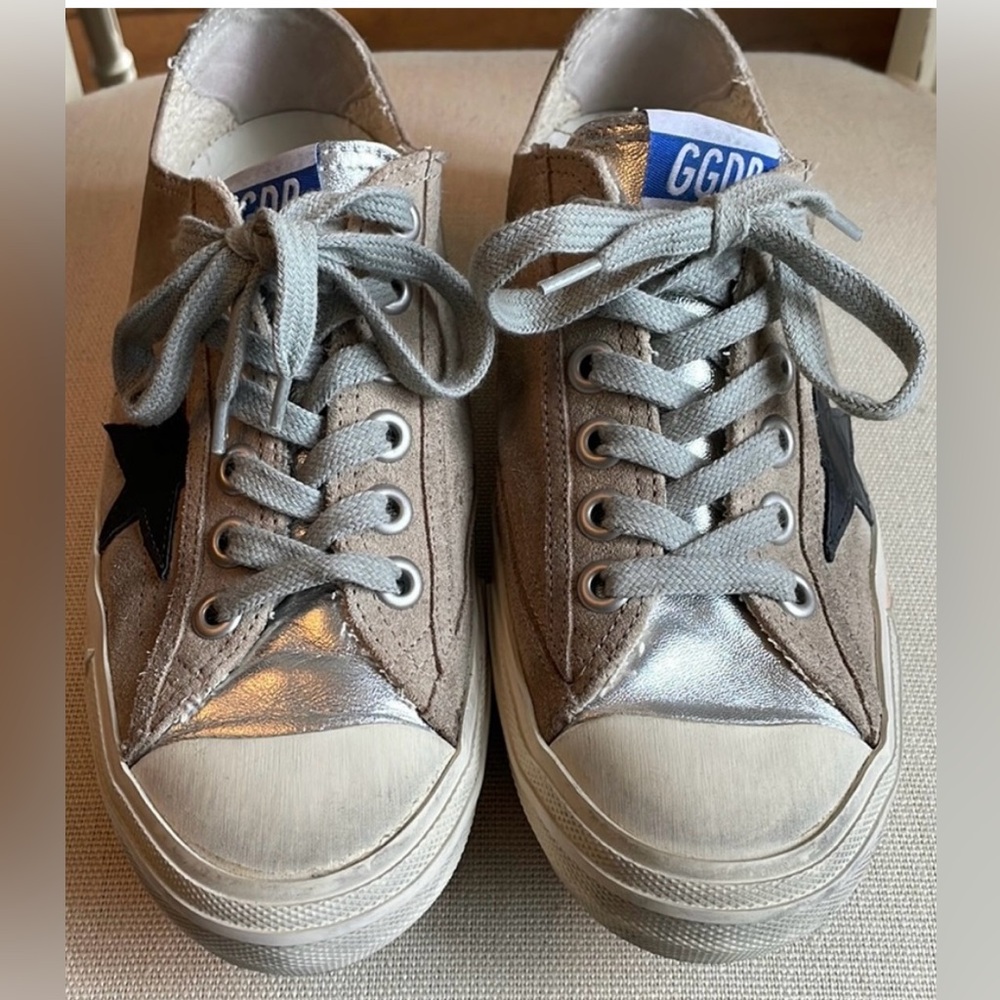 EUC Authentic Golden Goose VStar2